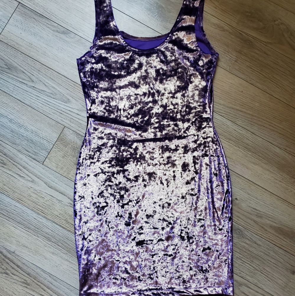 Purple metallic velvet dress 💜